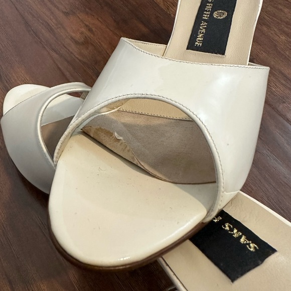 NWOT Vintage Saks White Patent Mules - Picture 5 of 6